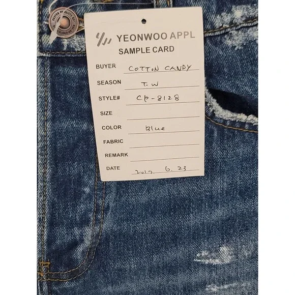 Distressed Women's Jeans - Picture 6 of 7